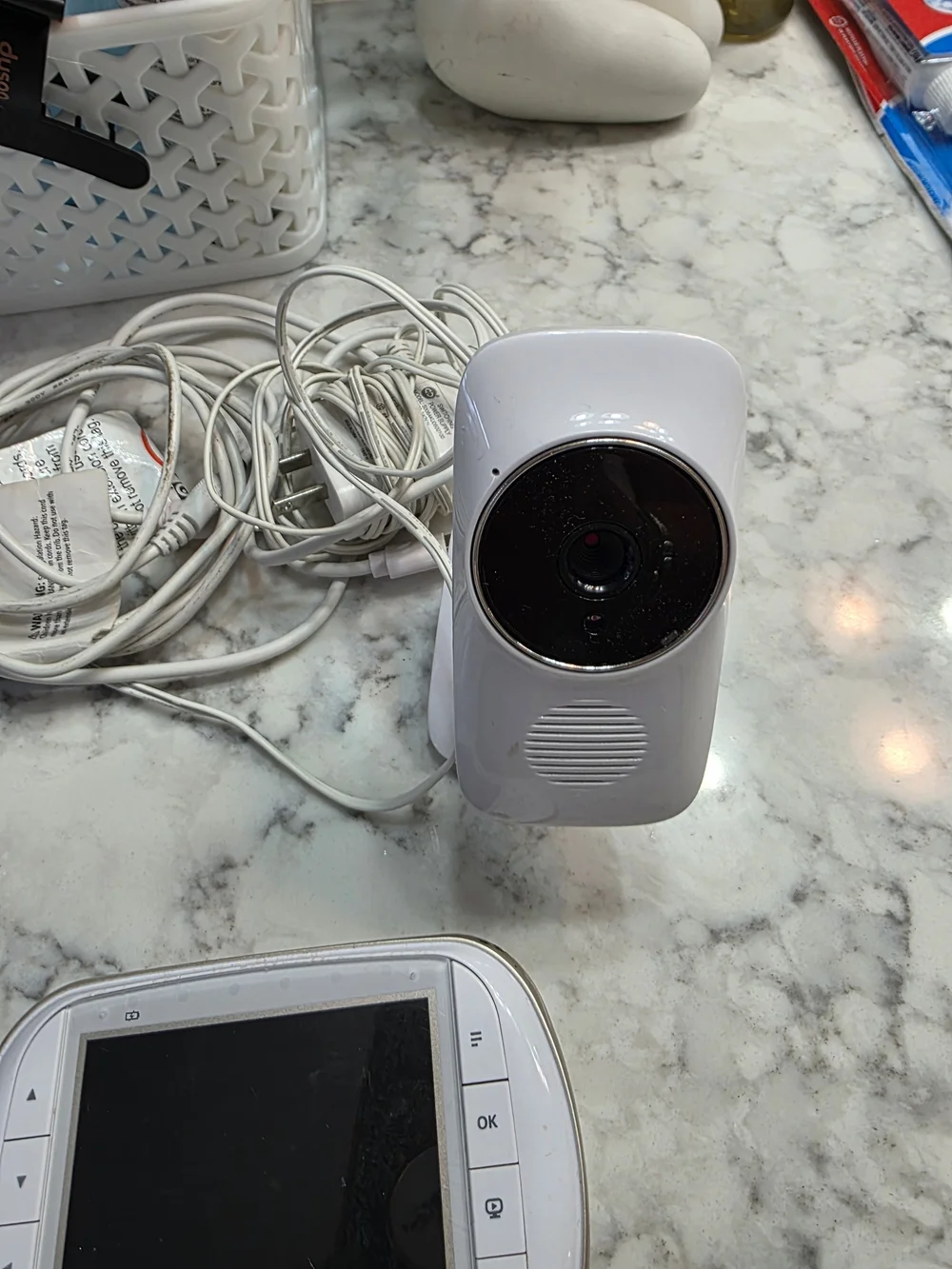 Motorola MBP668CONNECT Baby Monitor with Camera and Parent Unit